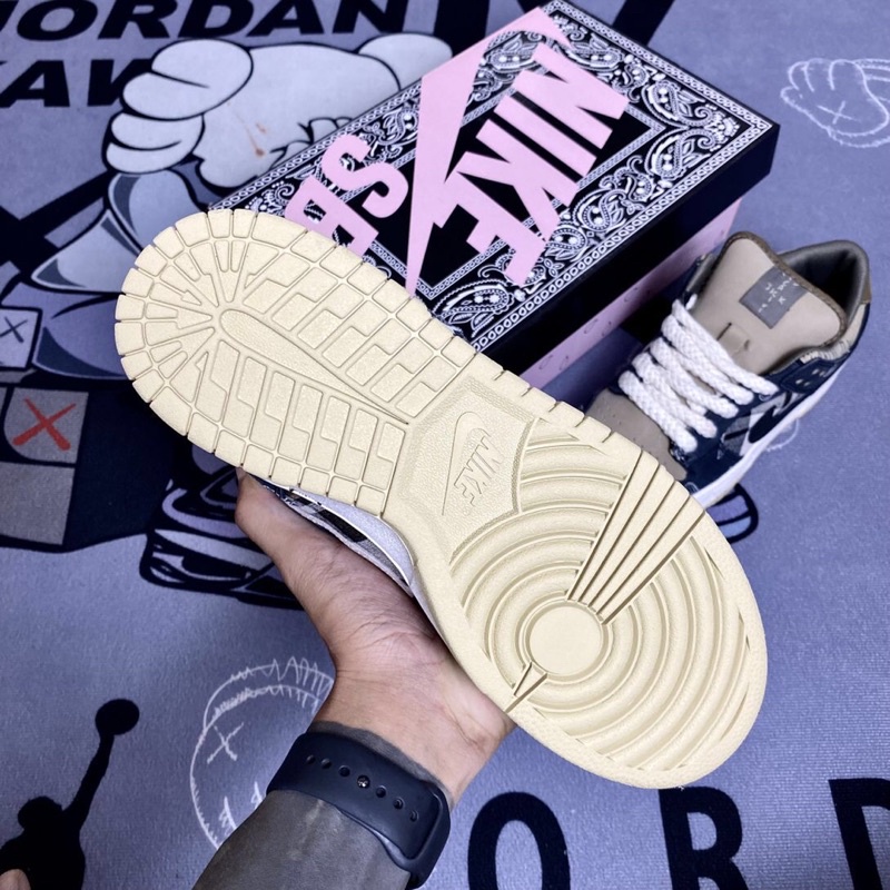 GIÀY SB DUNK TRAVIS SCOTT THỔ CẨM LAI AU