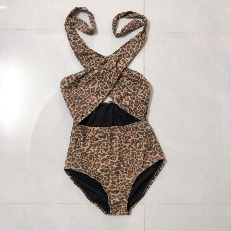 Bikini liền thân, Đồ bơi nữ đi biển da beo cột cổ siêu sexy