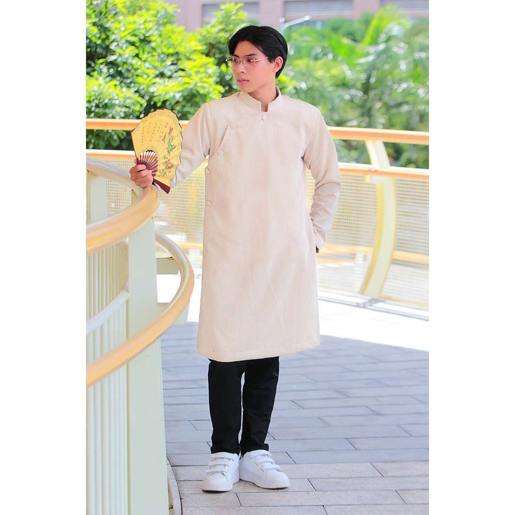 Áo dài nam cách tân màu Be phong cách vintage hoài cổ