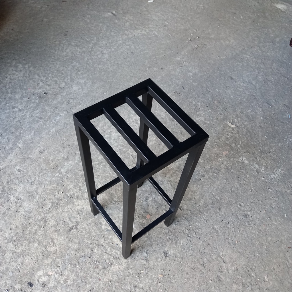 Kệ (giá) sắt để chậu cây cảnh, Vuông 20x20cm, Cao (60-70)cm, chất liệu thép hộp 20*20mm mạ kẽm sơn màu, chân nút nhựa
