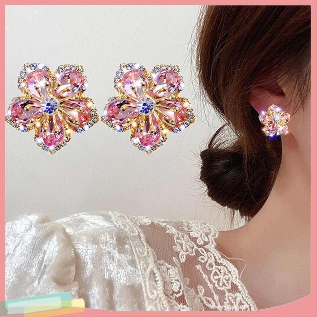 Đôi Khuyên Tai Hình Hoa Đính Kim Cương Giả Thời Trang Cho Nữ