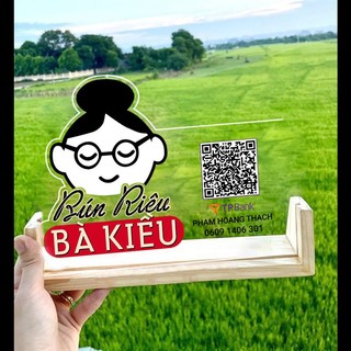 Bảng mã Qr in hình theo yêu cầu, in logo công ty, cửa hàng chất liệu mica để bàn, in siêu tốc và Áo Thun siêu bền đẹp