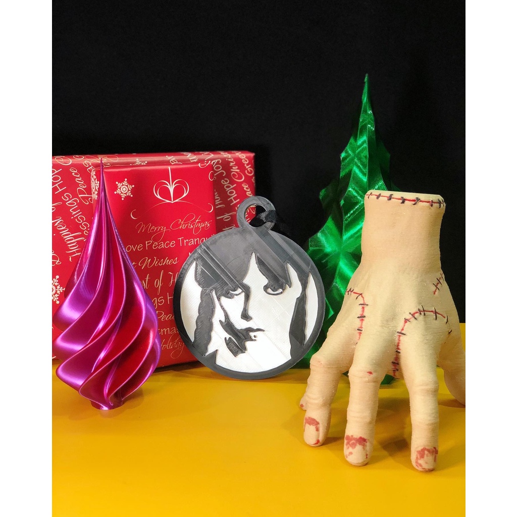 Bàn tay The Thing trong phim Wednesday,Gia đình Addams Family