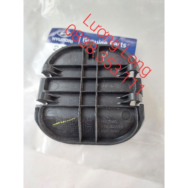 Nắp Che Bu Lông Chân Hốp Số Hyundai I10