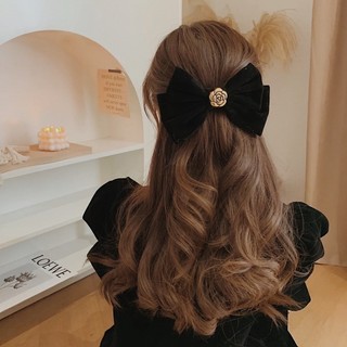 Larosa: Kẹp tóc nhung nửa đầu đính hoa xinh xắn