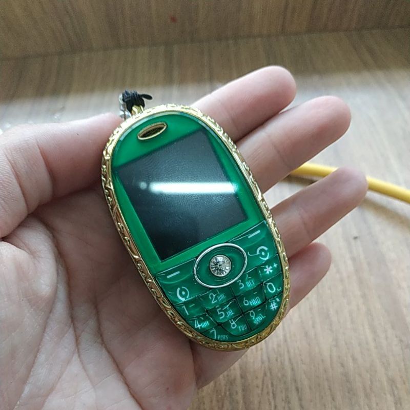 Điện thoại mini xanh ngọc lục bảo siêu độc