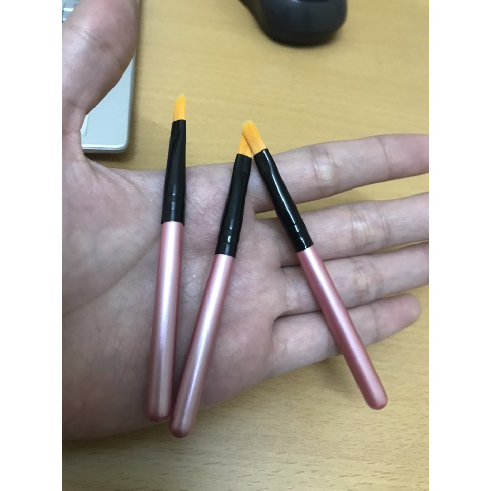 Cọ môi cán gỗ dài 85mm