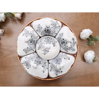 Khay đựng mứt Tết. Gốm sứ Bát Tràng.