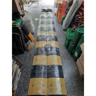 Gờ giảm tốc cao su 500x300x40mm bao phụ kiện lắp đặt. gờ giảm tốc độ dài 50cm x rộng 30cm x cao 4cm