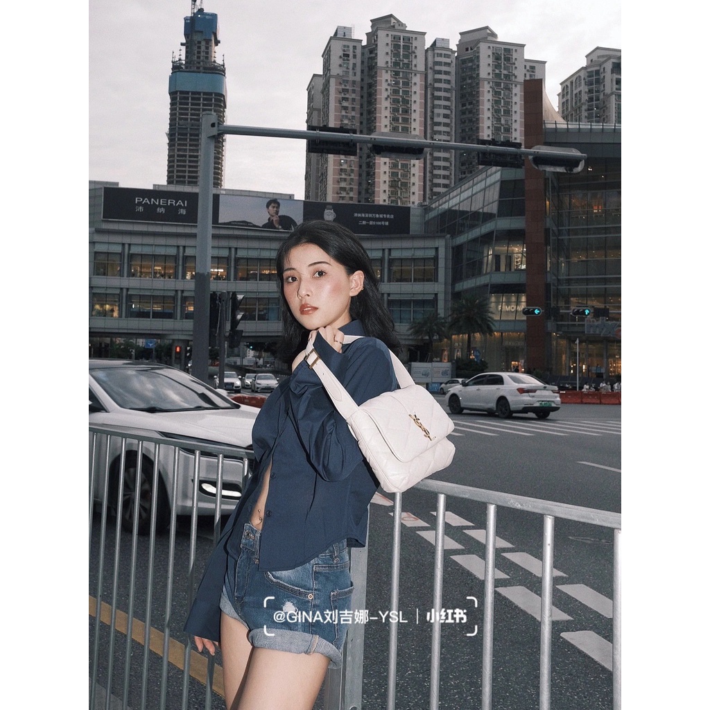Túi đeo xách nách thời trang cao cấp thương hiệu Saint Laurent YSL thiết kế nhỏ gọn, thanh lịch