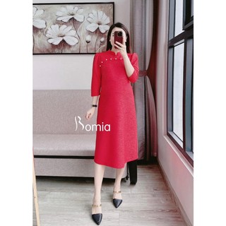 Váy bầu gân đỏ cách tân
