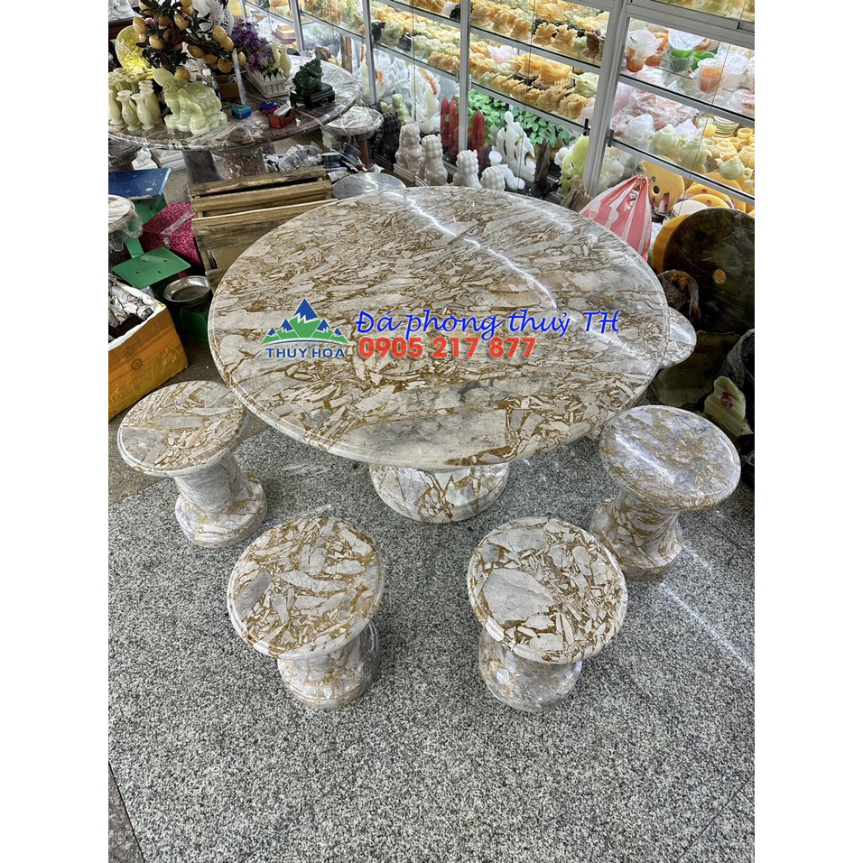 Bộ bàn ghế đá vàng kem trong nhà sân vườn ngoài trời ban công