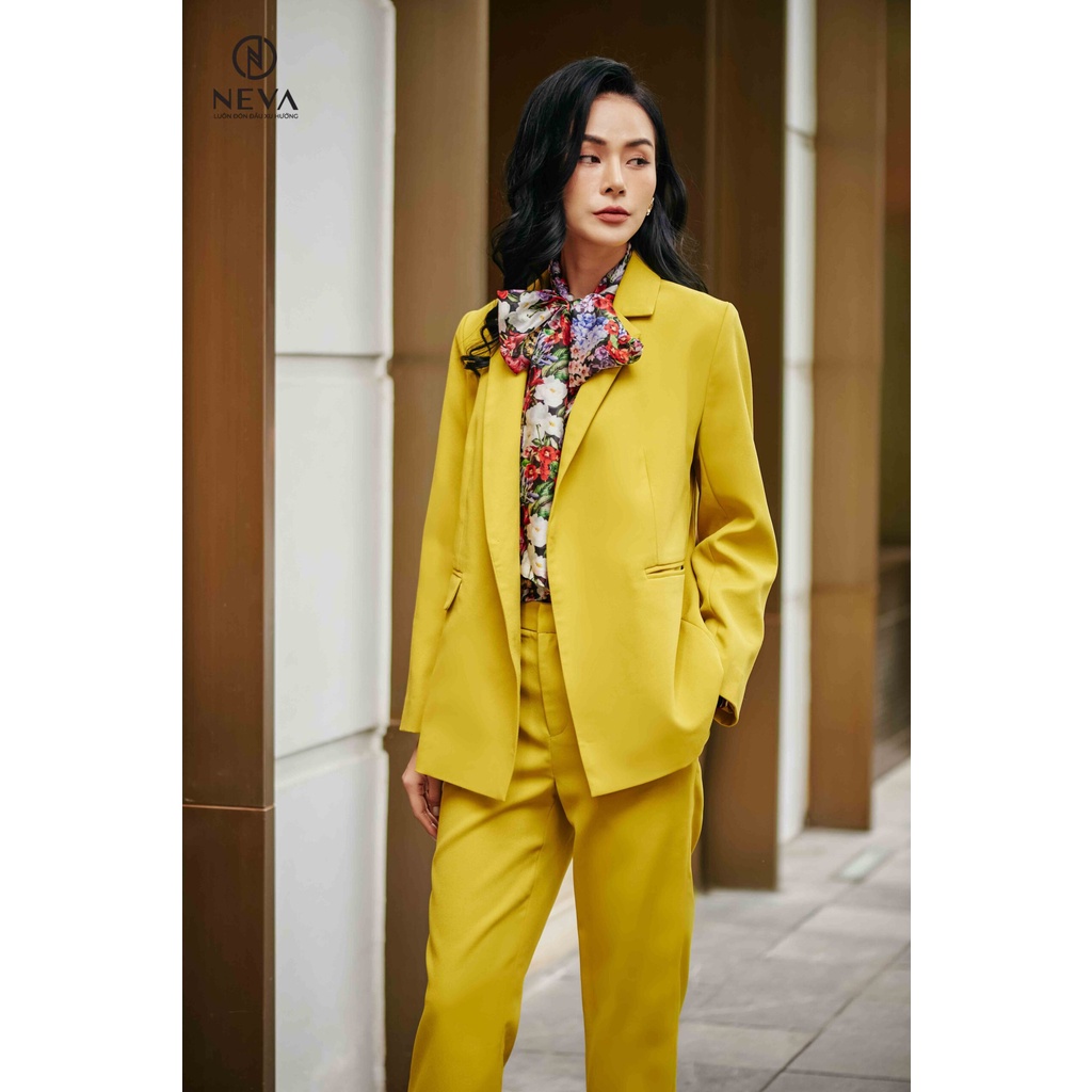 Áo khoác blazer nữ màu vàng NEVA 22F3W620693T013
