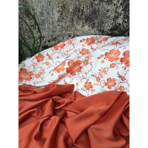 Vải teck nhung hoa màu cam may váy xinh