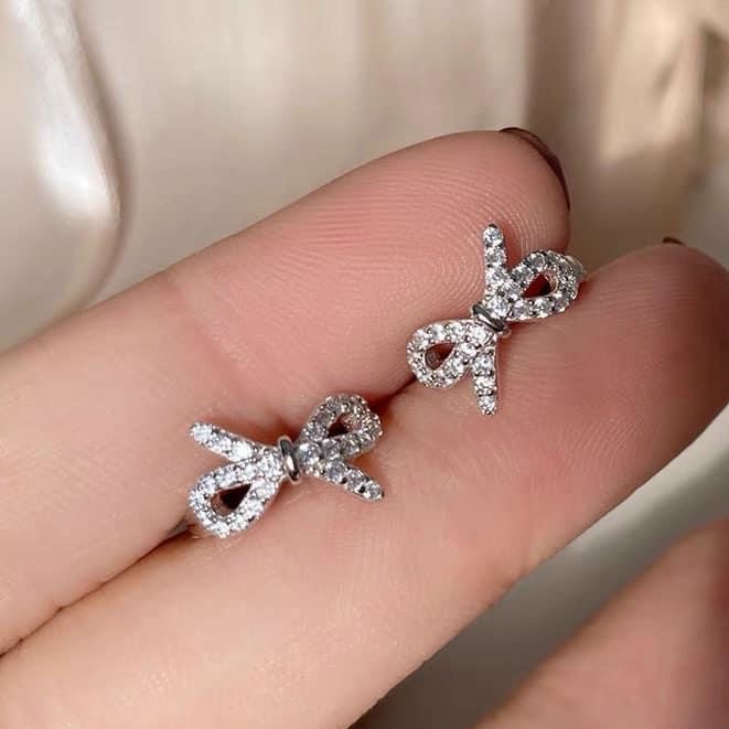 Bông tai bạc bông tai tròn bấm mặt nơ nạm đá trắng xinh Van Jewelry