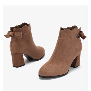 [ Có sẵn size 39] Bốt Daphne da lộn sale lẻ màu, chốt nhanh các chị nha