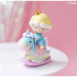 Trang trí sứ hoàng tử bé cưỡi ngựa tóc vàng