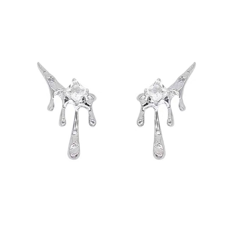 Khuyên tai đính hạt phong cách unisex - Khanturban.vn