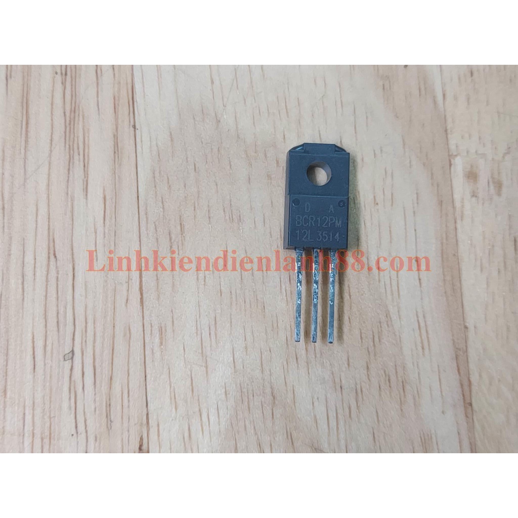 Triac Cắm BCR12PM 16A 600V  Mới Chính Hãng 100%.