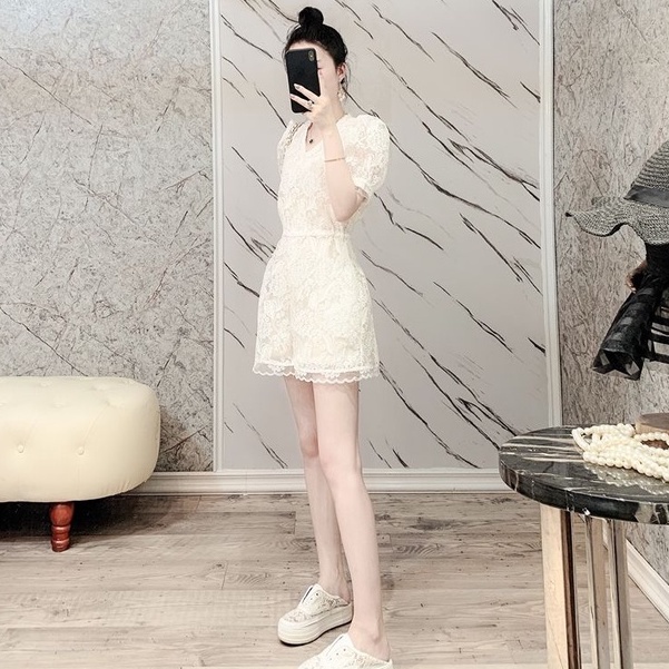 Áo Liền Quần Ống Rộng Màu Trắng Mỏng Vừa Vặn Phong Cách Mới Dành Cho Bạn Nữ