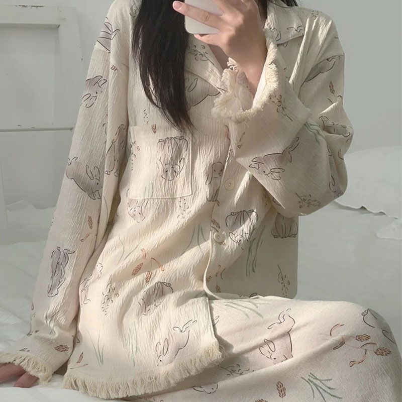 Bộ Đồ Ngủ Tay Dài Phối Tua Rua In Hình Thỏ Hoạt Hình Phong Cách Mới Dành Cho Nữ