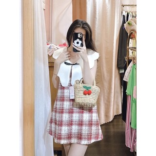 Đầm dạ caro đỏ cổ sen