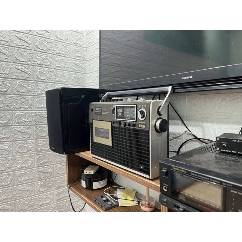 Đài Radio Cassette Sony CF-1700 đã tích hợp pin lithium, bluetooth