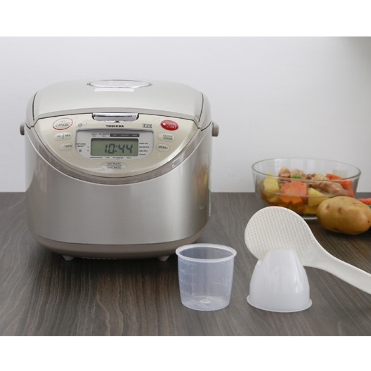 Nồi cơm điện cao tần Toshiba 1.8 lít RC-18RH(CG)VN sản xuất:Thái Lan MỚI 100% nguyên kiện