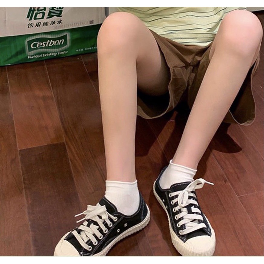Tất nữ cổ ngắn trơn màu, kiểu dáng basic, phong cách trẻ trung, chất liệu thoáng mát, thấm hút mồ hôi