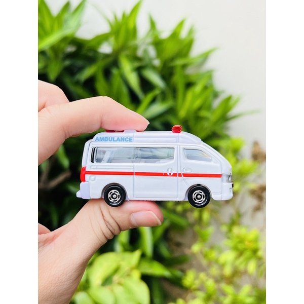 Hobby Store xe mô hình Tomica Nissan Ambulance - Xe Cấp Cứu  TL01