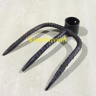 01 cái - cào cỏ 3 răng - bàn cào cỏ 3 chấu - cào cỏ răng nhọn