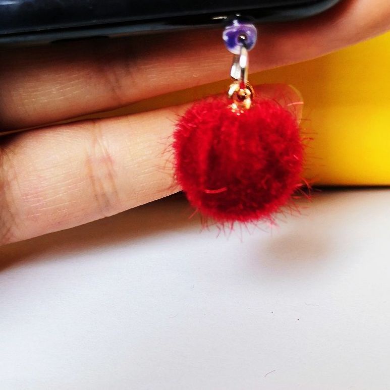 Phụ Kiện Gắn Cổng Sạc Điện Thoại / Tai Nghe Chống Bụi Hình Trái Tim Màu Đỏ Chống Bụi Diy