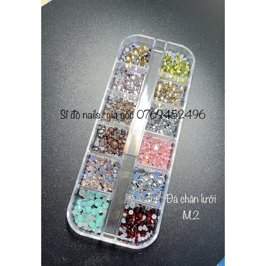 Khay đá chân lưới 14 khía, 12 ô mix màu mix size đính móng