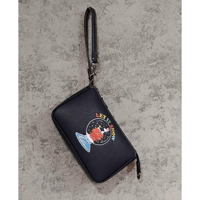 Coach Dáng thuyền vẻ đep của sự quý phái" và năng động hoạ tiết đan sen đã thật xịn sò