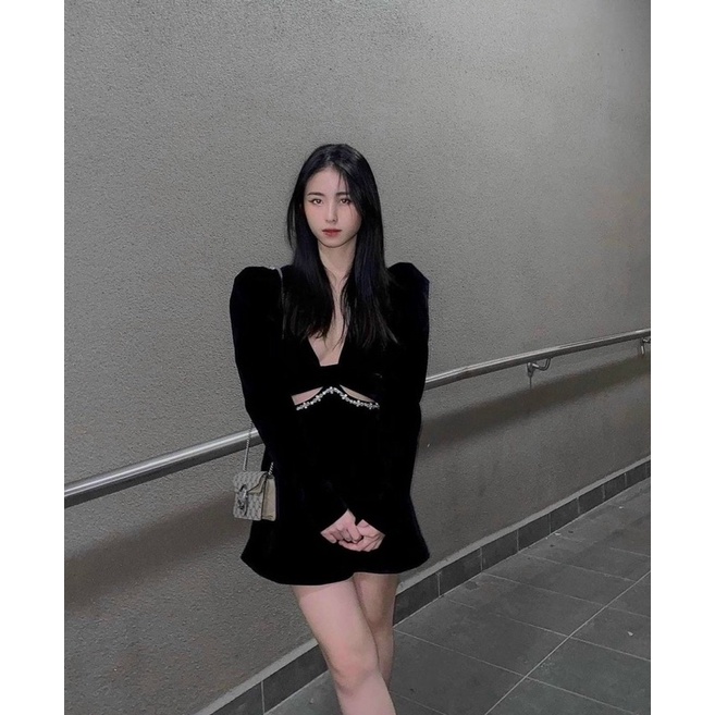 Set áo cut eo khuy bấm+ chân váy đính đá