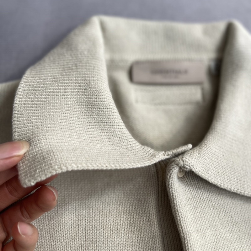 Áo Len Màu Be 1977