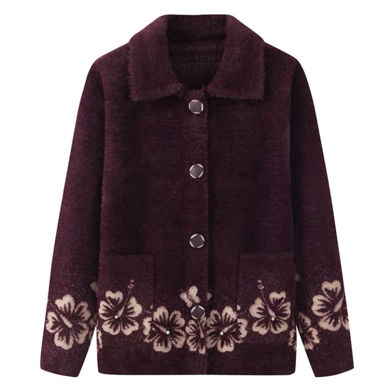 Áo khoác lông thỏ mềm mịn cho bà già. Áo khoác cho bà mùa đông ấm áp