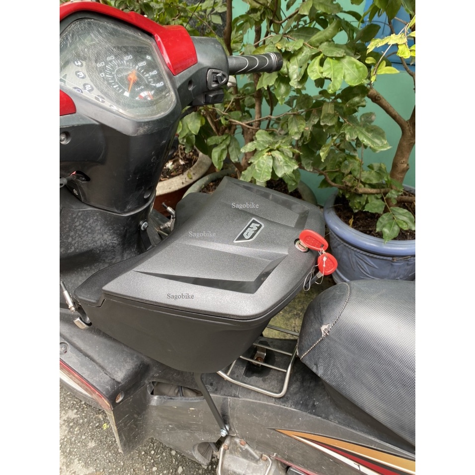 Thùng giữa Wave S110 2009, thùng givi G12N kèm bát gắn Wave S110 2009, hàng chính hãng, bảo hành 2 năm