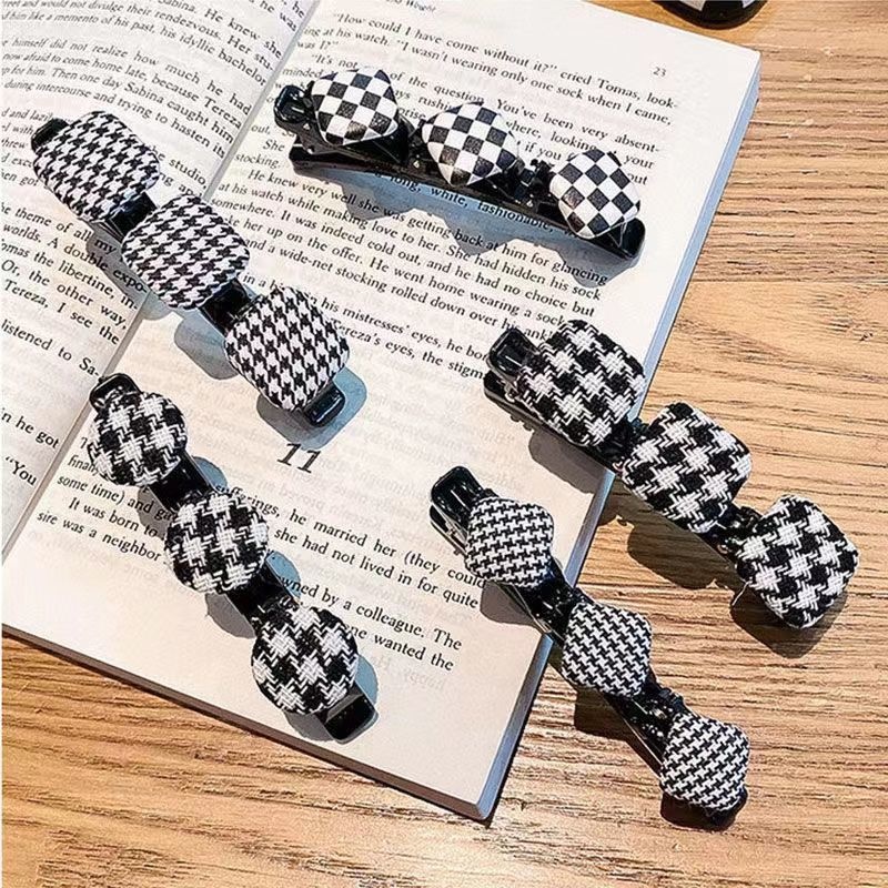 Kẹp Tóc Mỏ Vịt Bện Dây Họa Tiết Caro Trắng Đen Thời Trang Hàn Quốc Cho Nữ