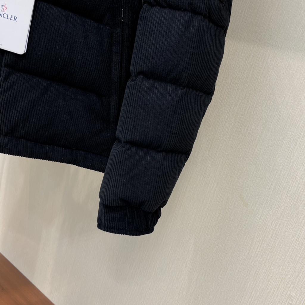 Áo khoác phao len tăm thời trang cao cấp Moncler thiết kế trẻ trung, năng động