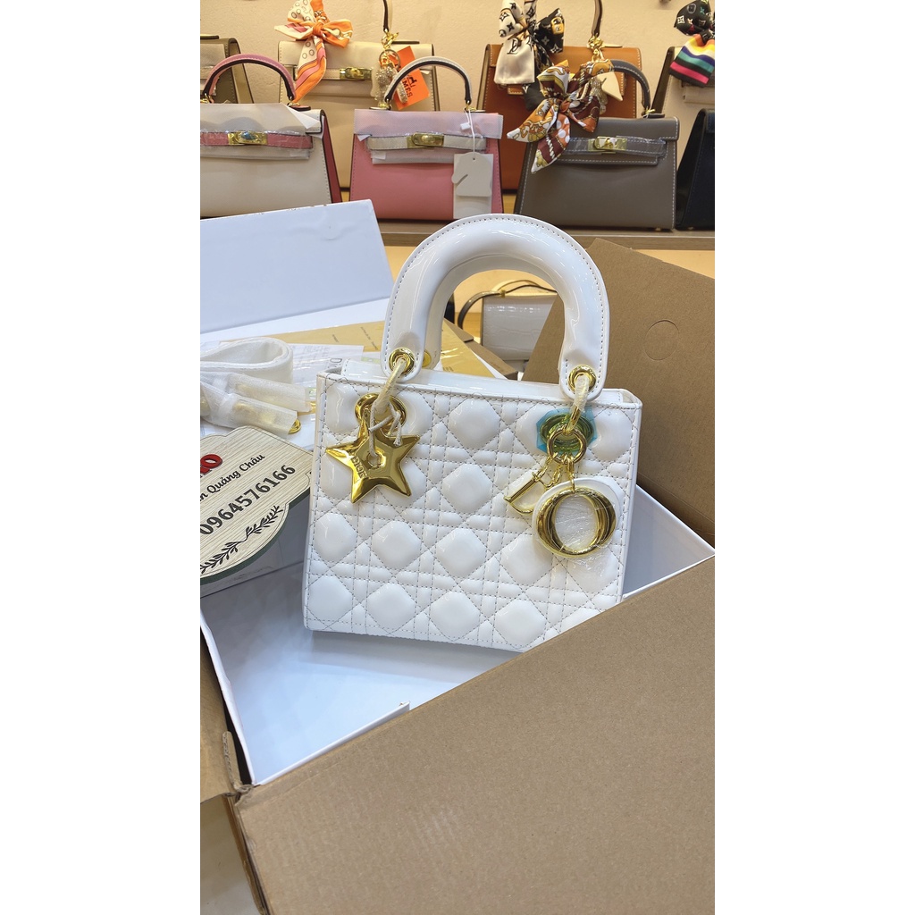 Túi Cầm Tay Đeo Chéo Size 18,21 Da Bóng Hàng 2 Bocx Nam Châm Sịn Sò Nguyên Siu Bản vip Tặng Kèm Khăn MTA5999