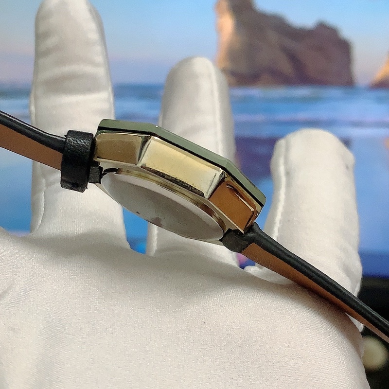 Đồng hồ si nữ hiệu Urban, máy nhật