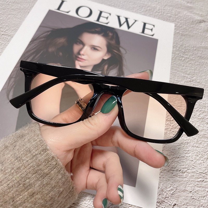 Kính Mát Gọng Vuông Bằng Nhựa Nhiều Màu Sắc Đầy Cá Tính