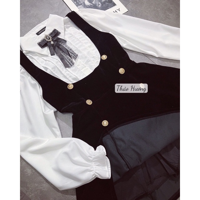 Set váy yếm nhung + áo sơ mi tay bồng tag nơ