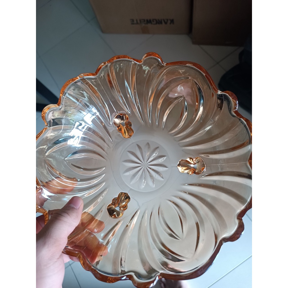 Đĩa thủy tinh 3 chân chất liệu thủy tinh cao cấp ,dùng trưng bày hoa quả , bánh kẹo...đường kính 24cm TRENDS HOUSE