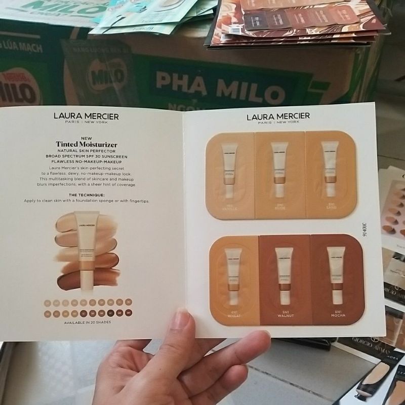 sample mẫu thử kem nền laura mercier