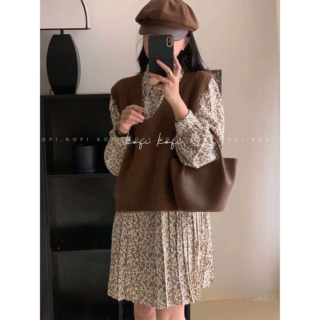 Set váy hoa nhí + gile len trơn 1074