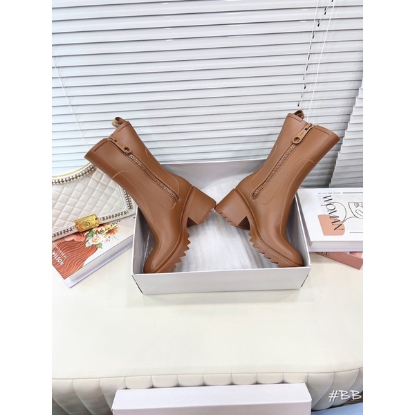 Bốt Nhựa thơm dẻo đế cao