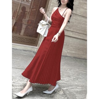 Đầm xoè lệch vai dập ly quạt