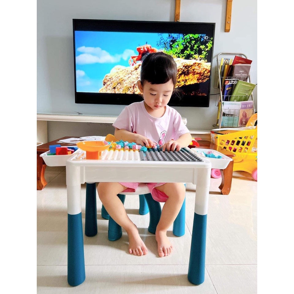 Bàn le-go đa năng – Bàn lắp ghép kèm ghế cho bé tặng kèm túi Le-go 70 chi tiết
